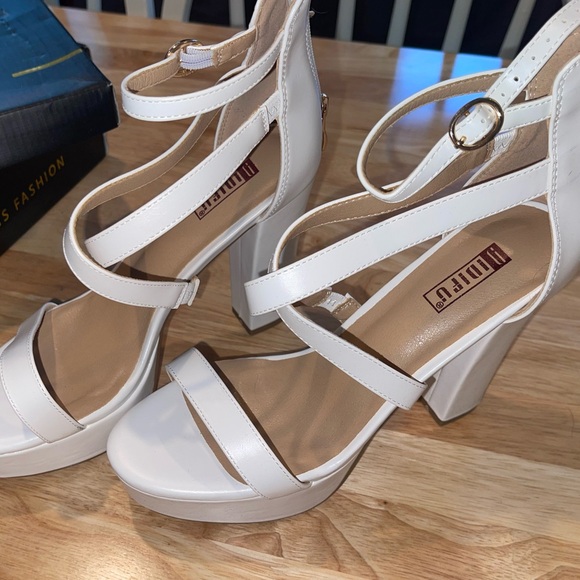 IDIFU Women's Platform Chunky White High Heels - Picture 9 of 13